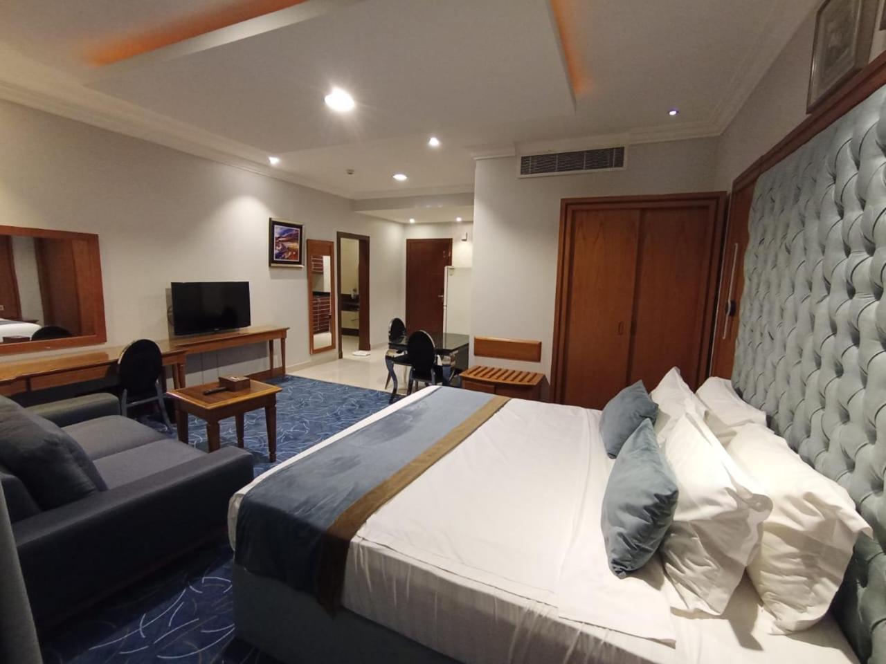 Al Masem Serviced Apartments - Exit 9 Riyadh Room photo